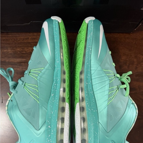 Size 10 - Nike Air Max LeBron 10 Low Easter 2013. - Picture 4 of 8